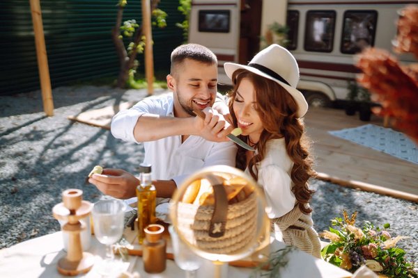 Comment organiser une escapade en camping à Royan pour une lune de miel inoubliable ?