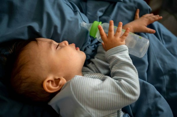 Les sacs de couchage pour bébés sont-ils sécuritaires pour une utilisation nocturne ?